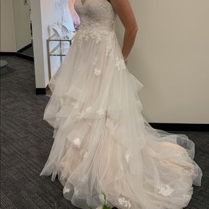 WEDDING GOWN